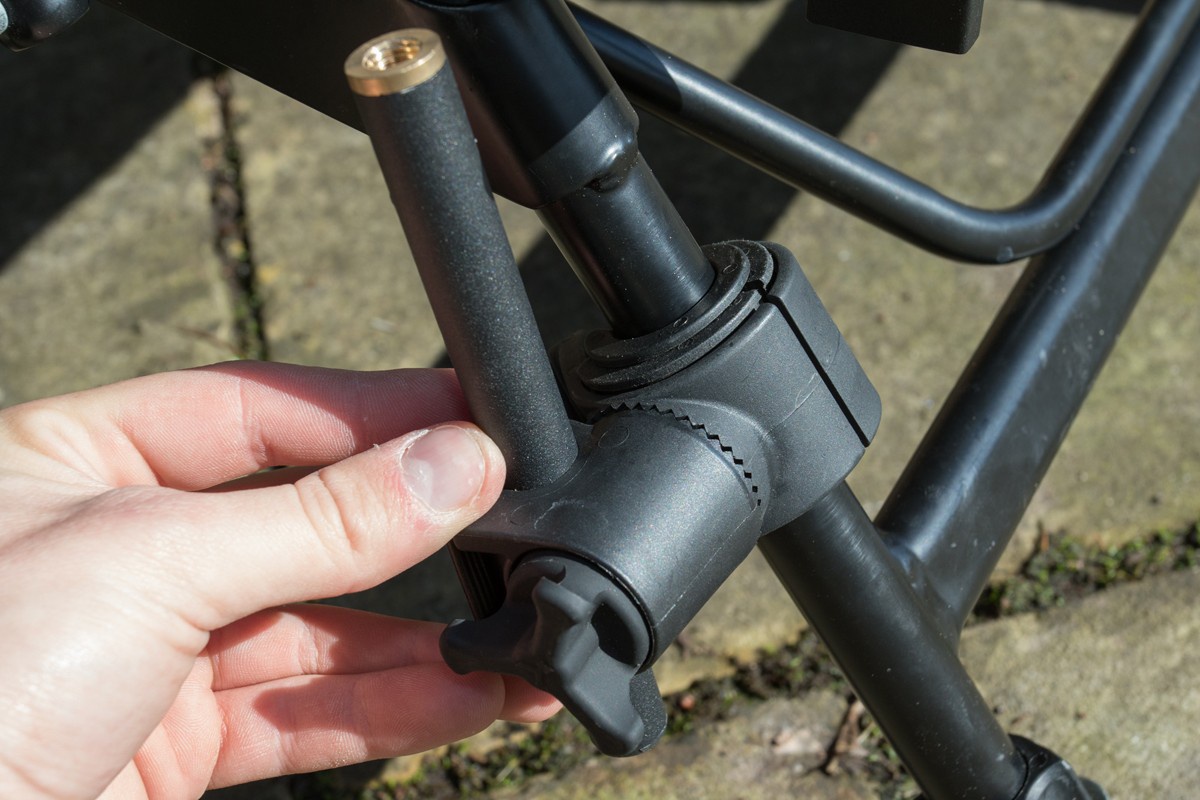 Korum Any Chair Adaptor - Side Tray - Image 3